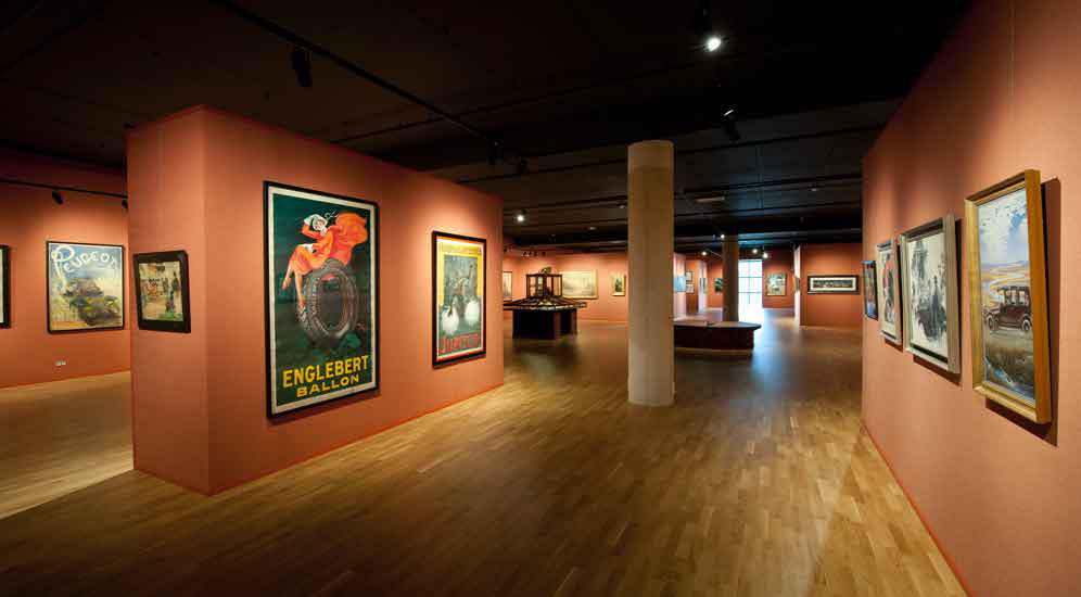 Galerijen en musea - Betrouwbaar ophangen plus een snelle omschakeling